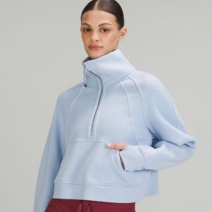 SCUBA OVERSIZED FUNNEL NECK PULLOVER
Blue Linen
Size: M/L